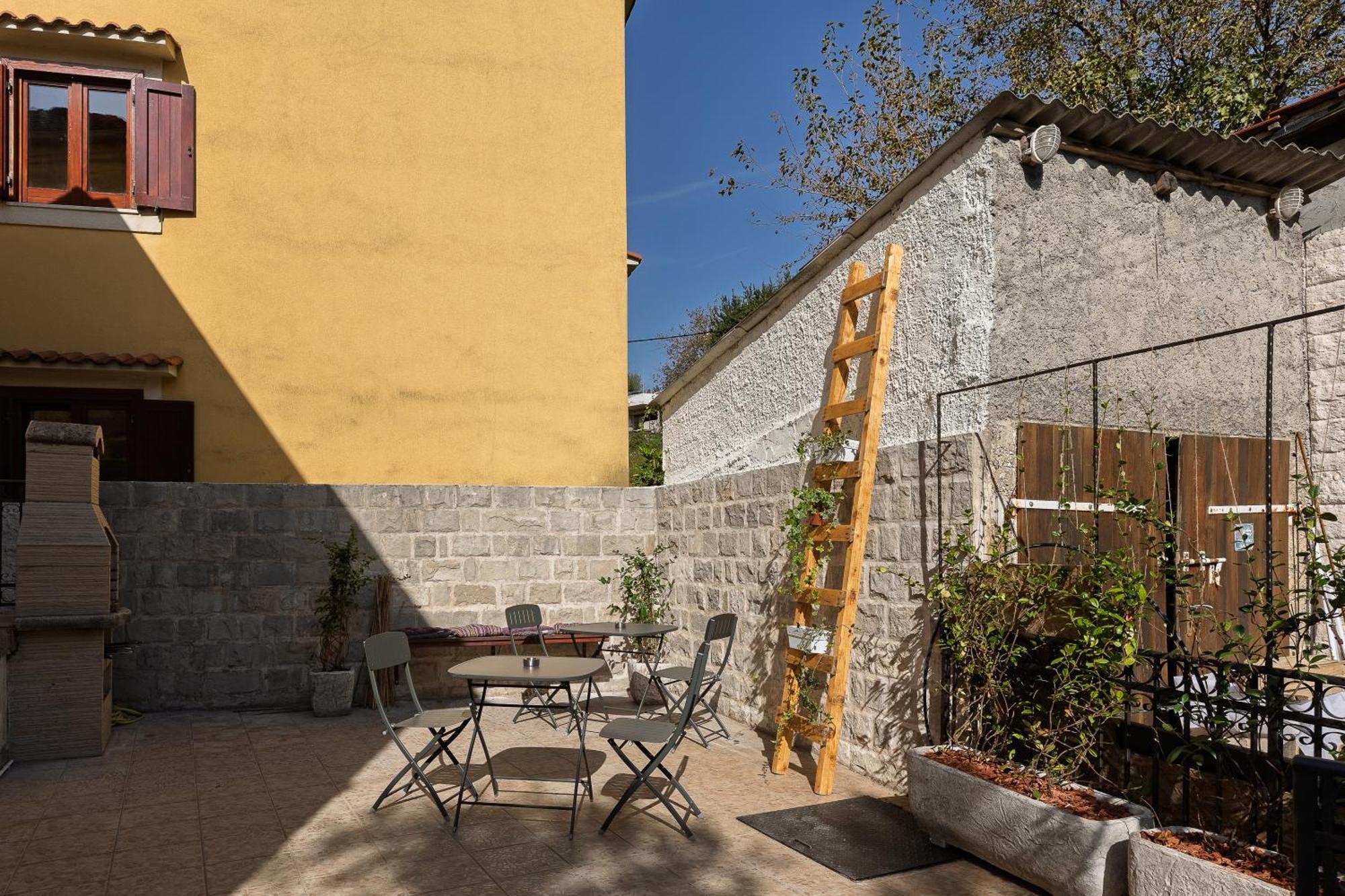 Verdi Kotor Exteriör bild