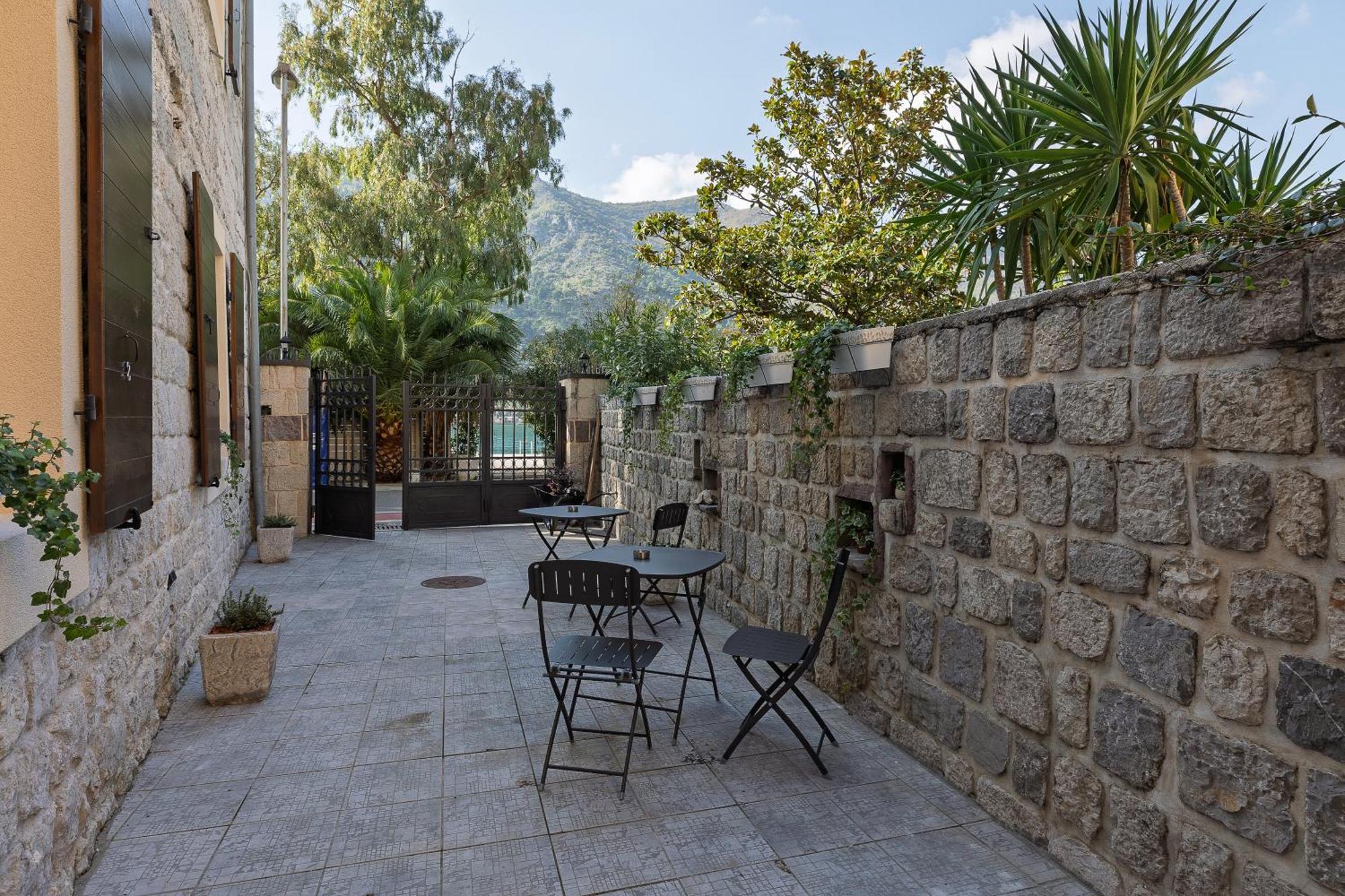 Verdi Kotor Exteriör bild