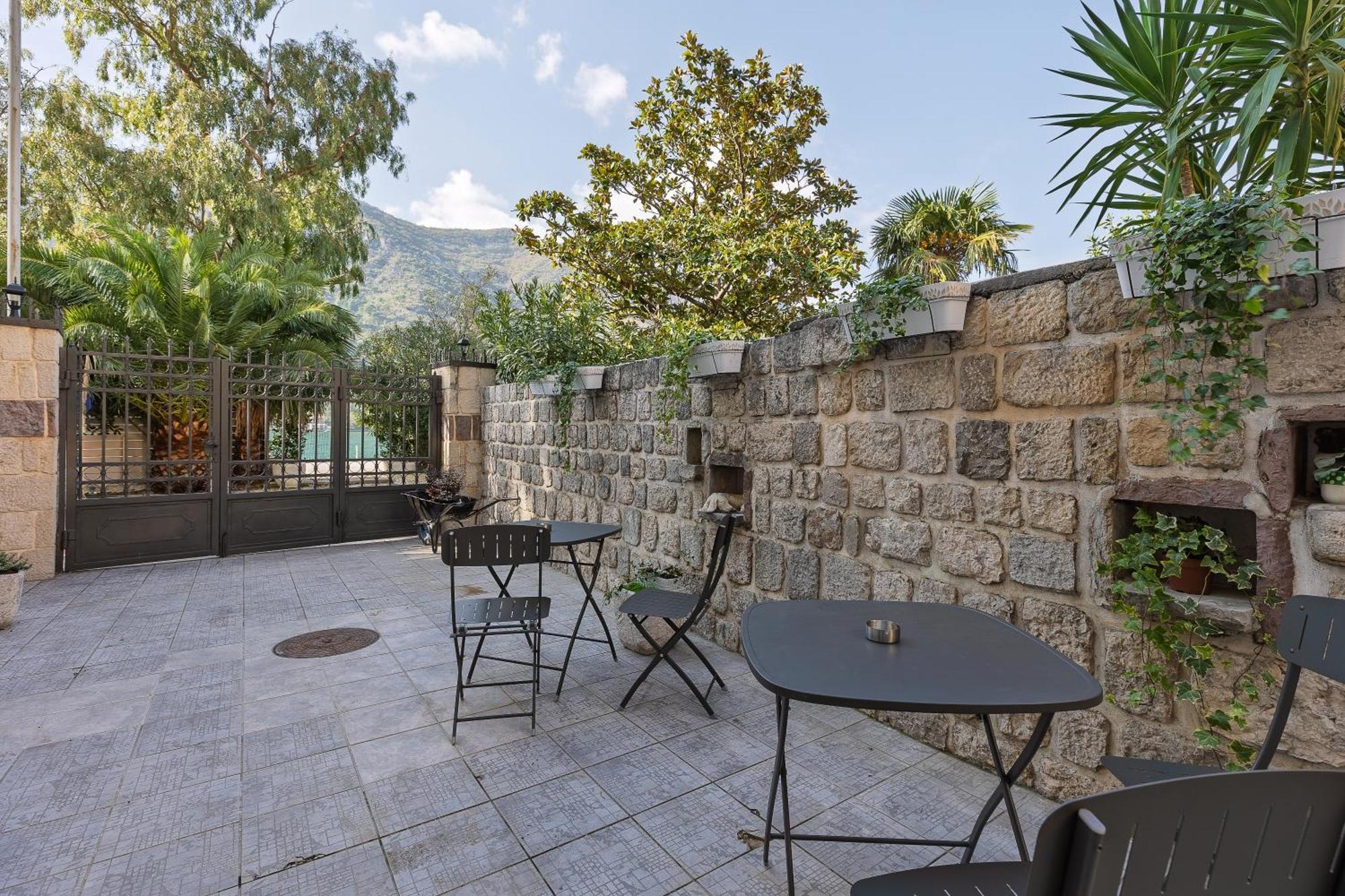 Verdi Kotor Exteriör bild